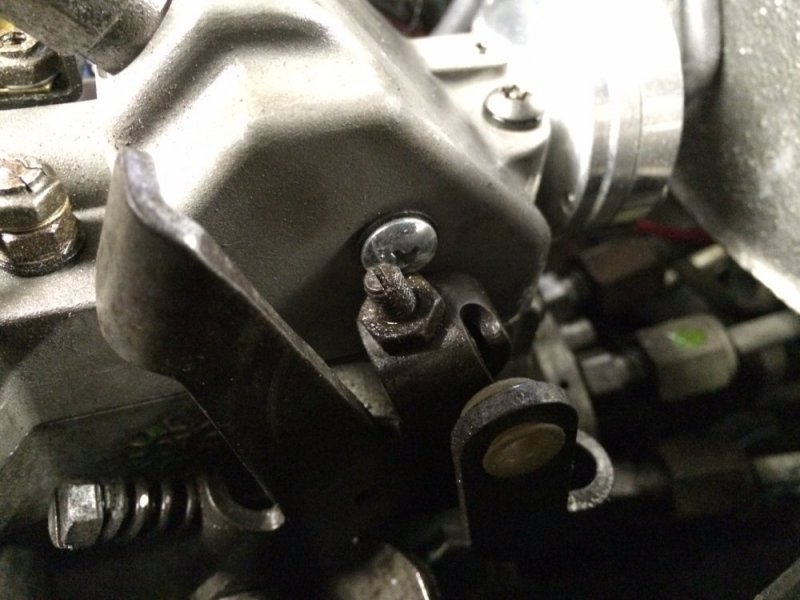 Screw to Throttle Arm.jpg